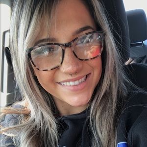 Meet your Posher, Riley